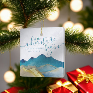 Goldene Gebirge im Wasser retten das Datum Keramikornament