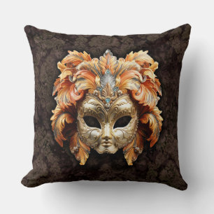 Goldene Löwenmaske mit orangen Federn Kissen