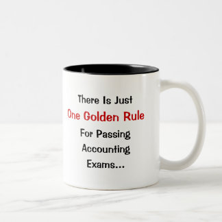 Goldene Prüfungen der Rechnungslegung Zweifarbige Tasse