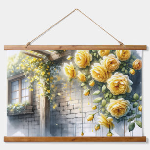 Goldene Rosen an der Wand eines rustikalen Steinco Wandteppich Mit Holzrahmen