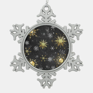 Goldene Schneeflocken auf schwarzem Hintergrund Zinn-Ornament