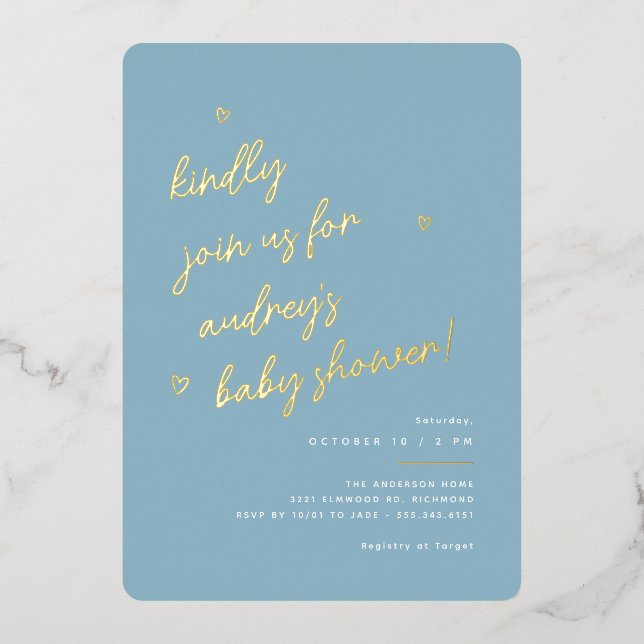 Goldene Schrift | Moderne Light Blue Boy Baby Dusc Folieneinladung (Vorderseite)