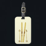 Goldene Skier und Polen | Retro Ski Illustration C Gepäckanhänger<br><div class="desc">Moderner Alpin Ski,  Ski,  Ski-Design mit Goldskier und Goldpoles. Einfache Festtage Goldschi-Illustration für Skifans.</div>