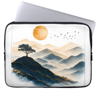 Goldene Sonnenberglandschaft  Laptopschutzhülle