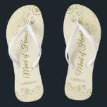 Goldene Spitzen auf Hochzeit der Elfenbeincreme-Tr Flip Flops<br><div class="desc">Diese wunderschönen Hochzeitskippen sind eine großartige Möglichkeit, Ihre Trauzeugin zu danken und zu erkennen, während sie gleichzeitig ihre Füße rette. Das elegante Design mit goldenen Spitzen-Frills auf einem Elfenbeinhintergrund oder cremefarbenen Hintergrund und extravaganten goldfarbenen Schriftzeichen. Der Test liest Trauzeugin mit ihrem Namen unten. Ein guter Weg, ihr zu danken, dass...</div>