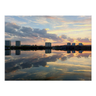 Goldene Stille — Urbane Reflexion Poster
