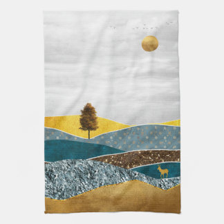 Goldene Wiese mit Bäumen und Hirschen Geschirrtuch