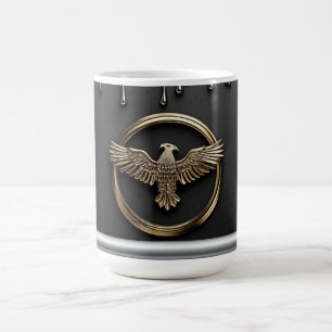 Goldener Adler-Emblem mit ausgebreiteten Flügeln Kaffeetasse