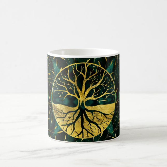 Goldener Baum des Lebens Yggdrasil auf Malachit Tasse (Mittel)