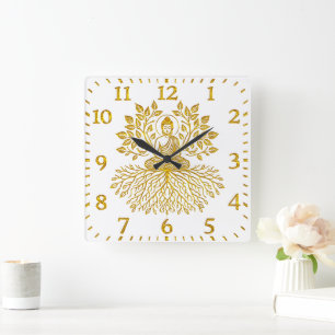 Goldener Buddha, umgeben von Natur. Quadratische Wanduhr