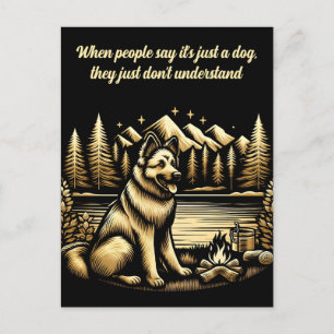 Goldener deutscher Hirte am Campfire Postkarte