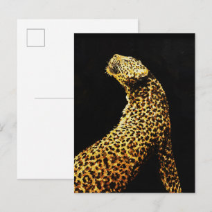 Goldener Leopard im Schatten – Chiaroscuro Wildlif Postkarte
