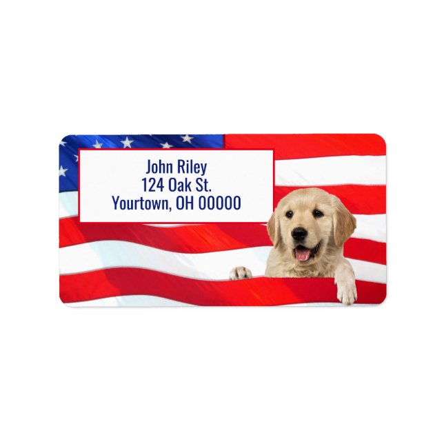 Goldener Retriever auf amerikanischer Flagge Adressaufkleber (Vorne)