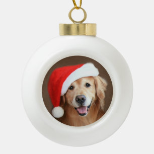 Goldener Retriever-Hund mit roter Keramik Kugel-Ornament