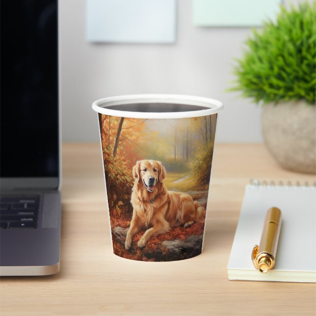 Goldener Retriever im Herbst Leaves Inspiriert Pappbecher (InSitu)