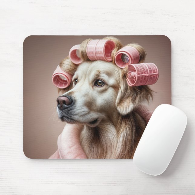 Goldener Retriever in rosafarbenen Haarburtern Mousepad (Mit Mouse)