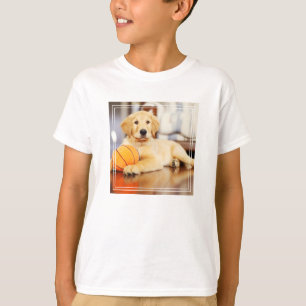 Goldener Retriever mit Basketballspielzeug T-Shirt
