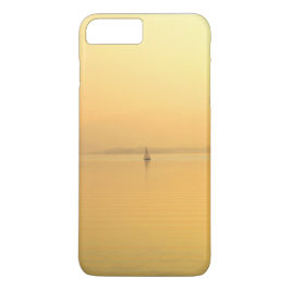 Goldener See mit Schiff Case-Mate iPhone Hülle