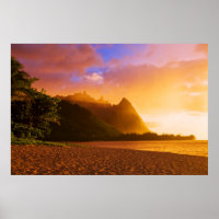 Goldener Sonnenuntergang am Strand, Hawaii