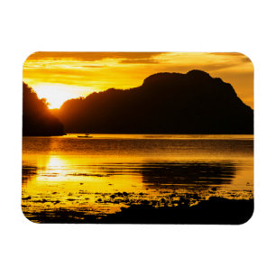 Goldener Sonnenuntergang über der Bucht Magnet