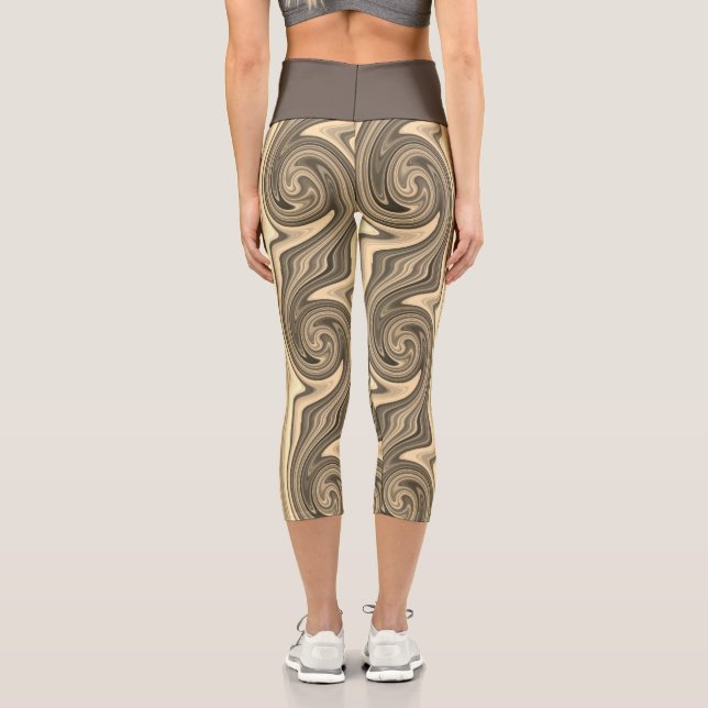 Goldener Swirl - Cooler, geschmolzener Goldeffekt  Capri Leggings (Rückseite)
