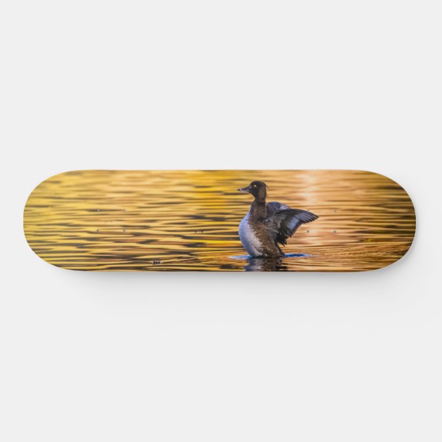 Goldenes Auge auf einem goldenen See Skateboard (Horizontal)