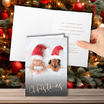 Goldenes Drehbuch Faltes Weihnachtsfest-Foto Feiertagskarte<br><div class="desc">Schicken Sie Ihren Feiertag mit dieser einfachen Weihnachtsgrüßkarte mit MERRY CHRISTMAS über Ihr Foto auf der Vorderseite und Ihren persönlichen Gruß und Namen auf der Innenseite. INSTANT HERUNTERLADEN,  DRUCKEN oder beides!</div>