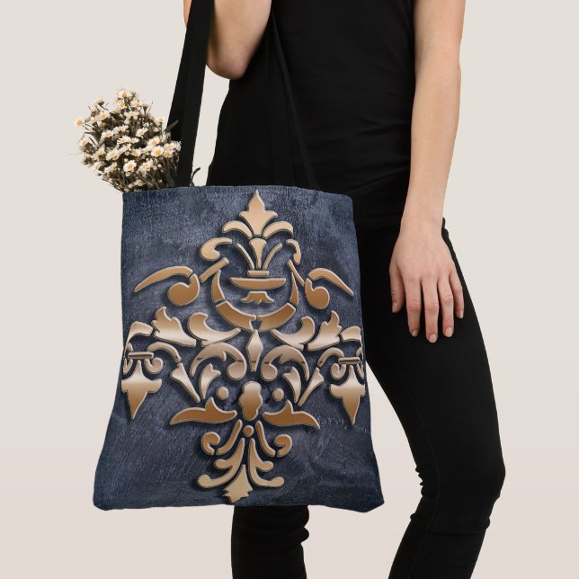 Goldenes Element der barocken Art (Von Nahem)