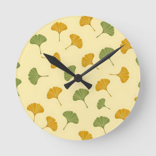 Goldenes Ginkgo-Biloba-Blattmuster Erdig Runde Wanduhr