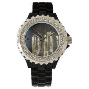 Goldenes Licht durch Armbanduhr