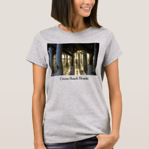 Goldenes Licht durch den T - Shirt