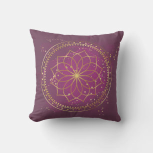 Goldenes Mandala auf Pflaume Elegante Heilige Ge Kissen