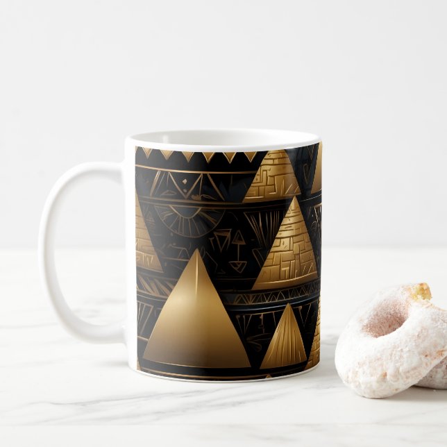 Goldenes Pyramidenmuster Kaffeetasse (Mit Donut)