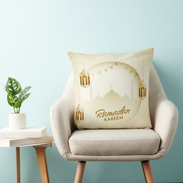 Goldenes Ramadan Kareem Kissen (Stuhl )