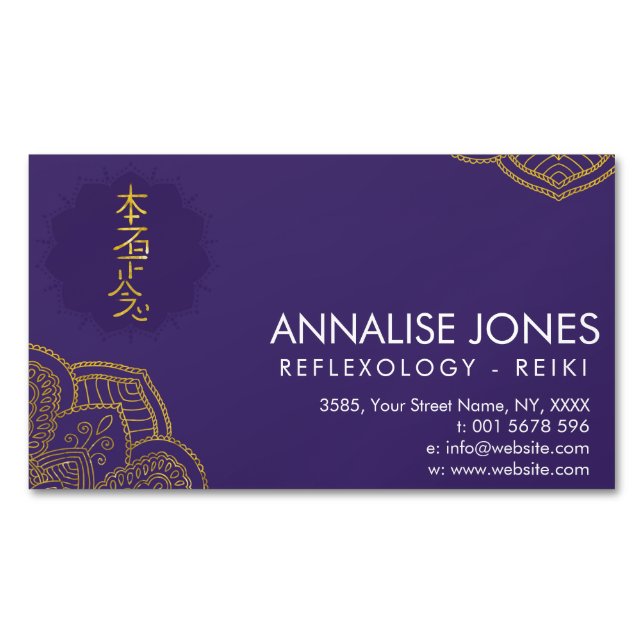 Goldenes Reiki heilendes Symbol auf Lila im Lotos Magnetische Visitenkarte (Vorderseite)