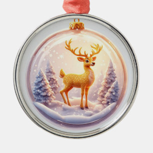 Goldenes Rentier-Ornament in einem schneebedeckten Ornament Aus Metall