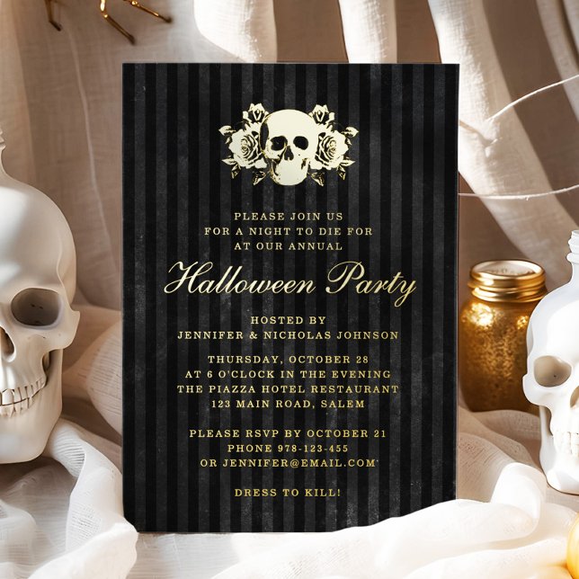 Goldenes Schwarzes Halloween-Party Folieneinladung (Gold Skull Gothic Black Halloween Party Foil Invitation)