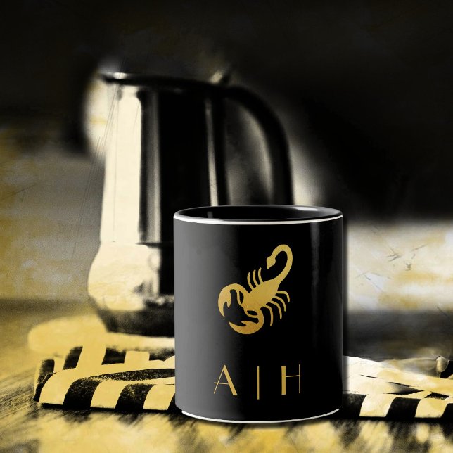Goldenes Skorpio - Monogramm hinzufügen Zweifarbige Tasse (Von Creator hochgeladen)