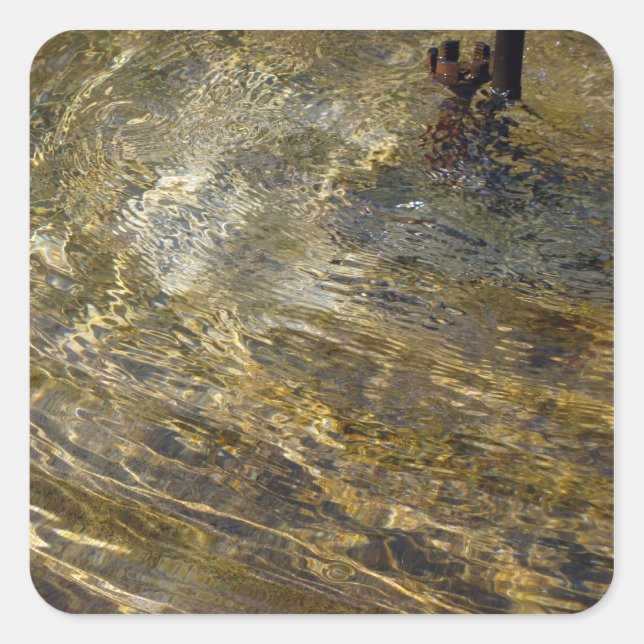 Goldenes Wasser Quadratischer Aufkleber (Vorderseite)