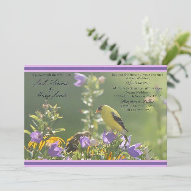Goldfinch Spring Garden Wedding Einladung (Stehend Vorderseite)