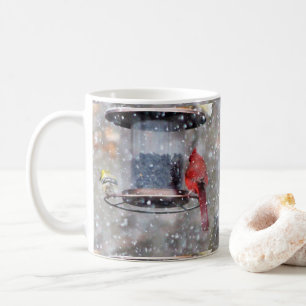Goldfinch und Kardinal bei Feeder Kaffeetasse