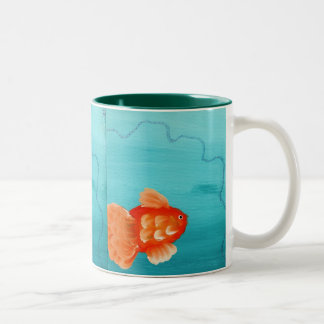 GOLDFISCH EINE SCHWIMMEN, GOLDFISCH EINE ZWEIFARBIGE TASSE