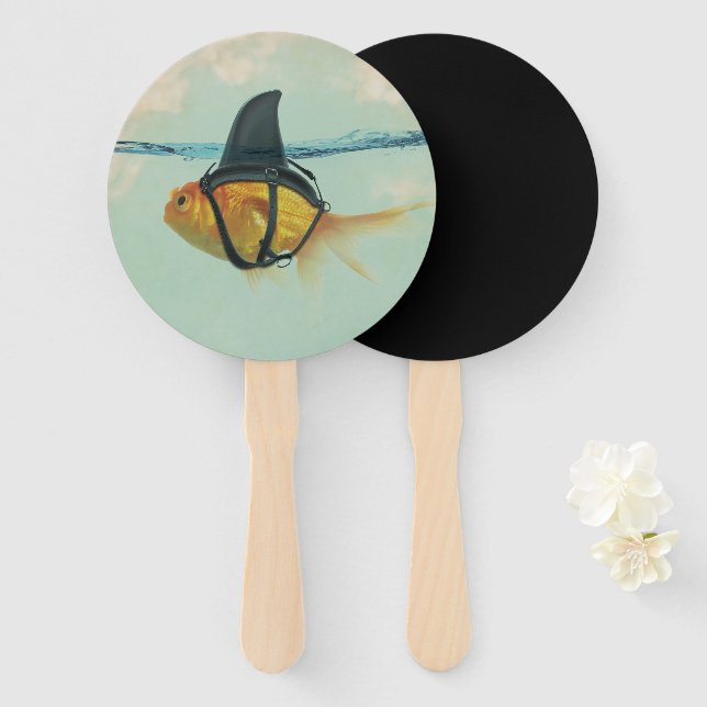 Goldfish with a Shark Fin Fächer (Vorne und Hinten)