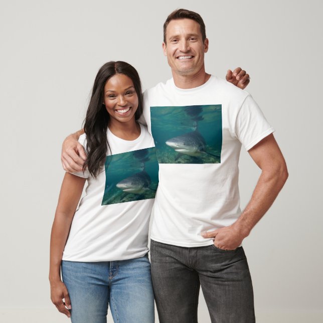 Goldhai T-Shirt (Unisex)
