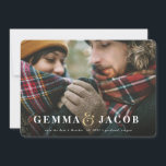 Goldmais und Foto Save the Date Feiertagskarte<br><div class="desc">Gold Ampere und Foto Save the Date mit roten karierten Backer. Elegantes modernes Design mit Foto und Namen,  perfekt für Winterhochzeitsankündigungen</div>