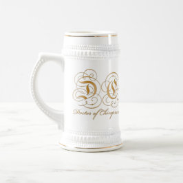 Goldpergament-Buchstabe-Doktor der Chiropraktik Bierglas