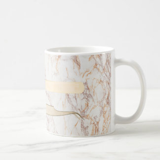Goldpinzette auf rosa MarmorTasse Tasse