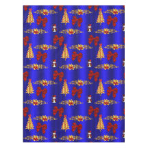 Goldweihnachtliche Dekorationen auf blau