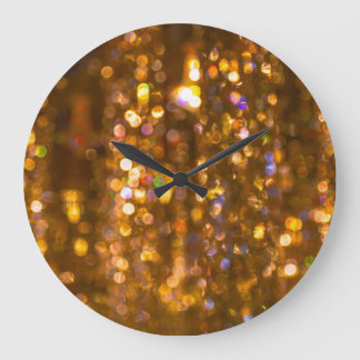 Goldweihnachtszeit: Abstrakter Hintergrund Große Wanduhr