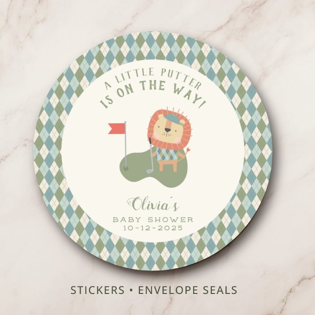 Golf Baby Shower A Little Putter Preppy Argyle   Runder Aufkleber (Cute lion golfer sticker for golf baby showers and favors.
)